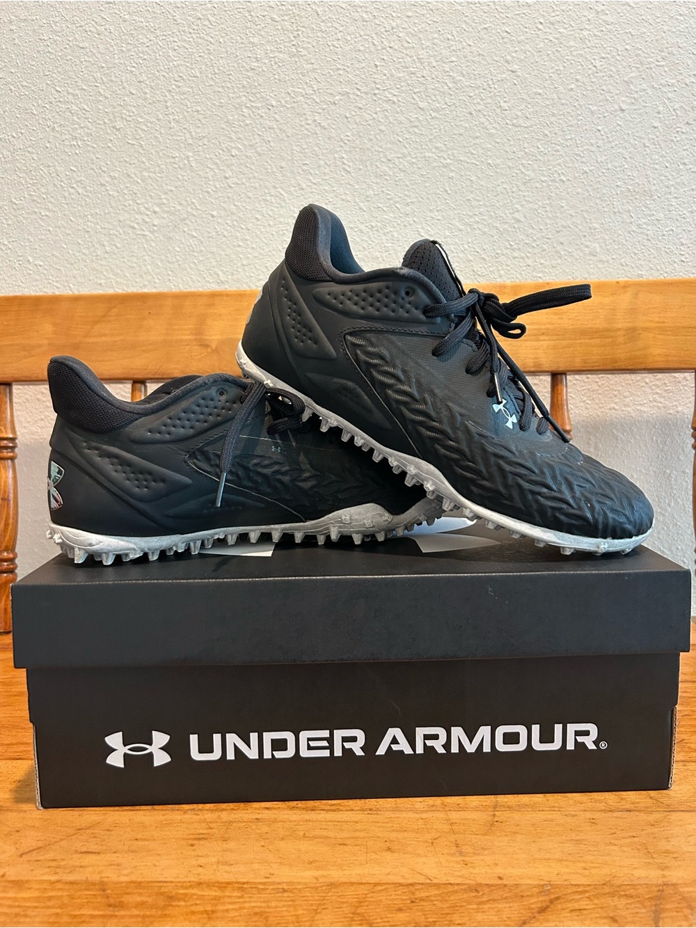 Under Armour Men’s Size 8 Black Athletic Turf Shoes with White Soles